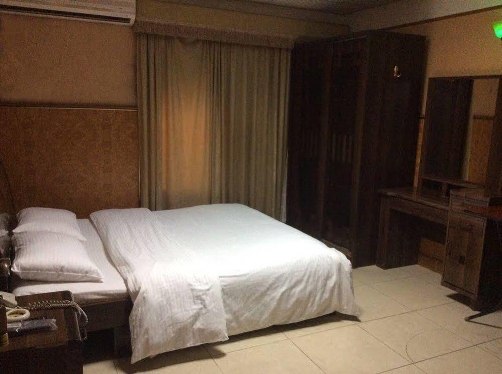 Dana Hotel Doha Buitenkant foto